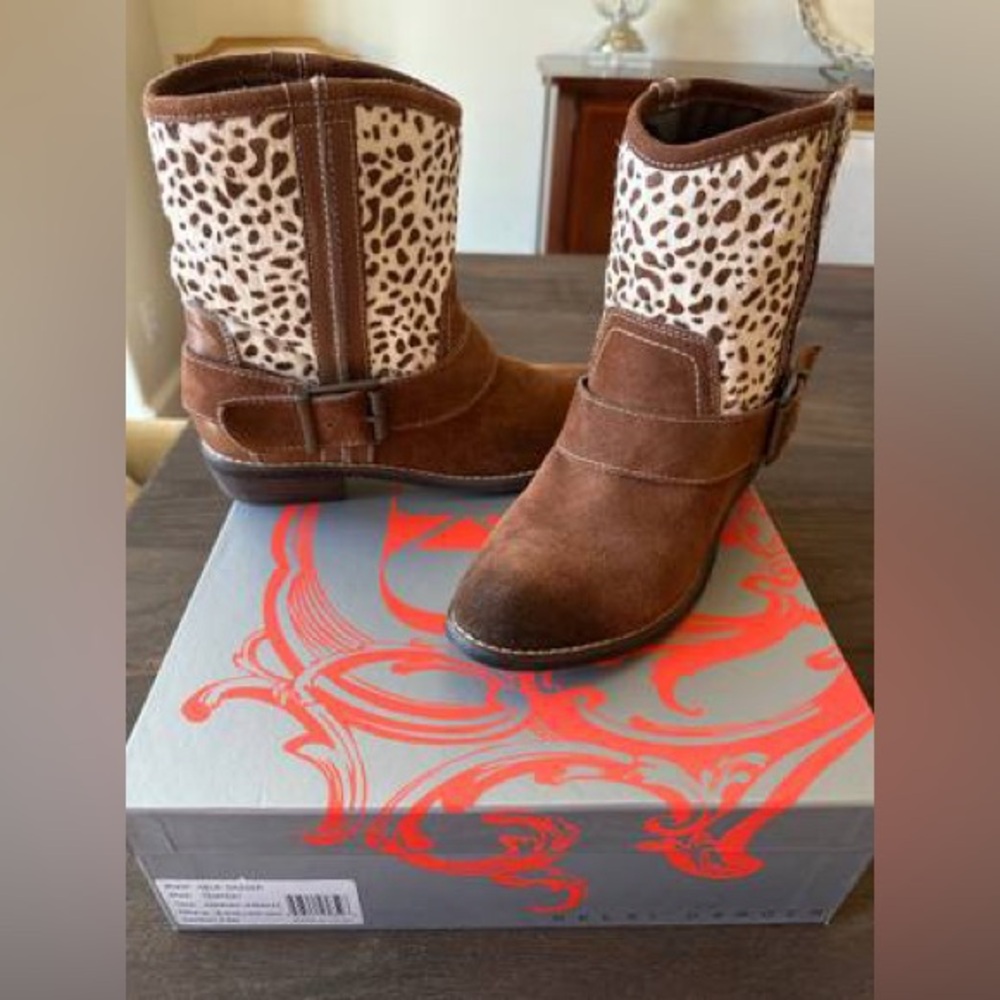 Kelsi Dagger Cognac/Giraffe Leather Ankle Boots- Sz 7 1/2 - New in box